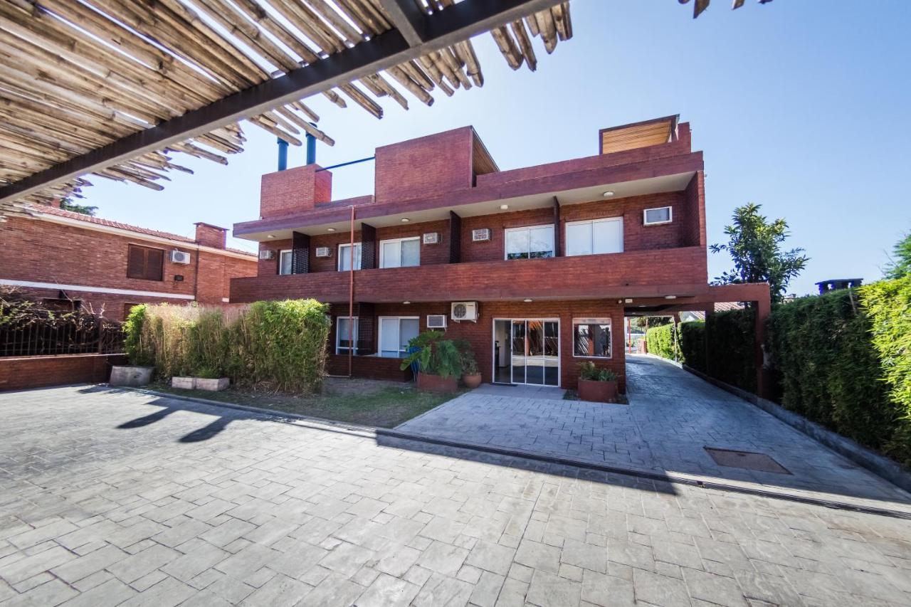 Costalago Suites- By Hvh Villa Carlos Paz Extérieur photo