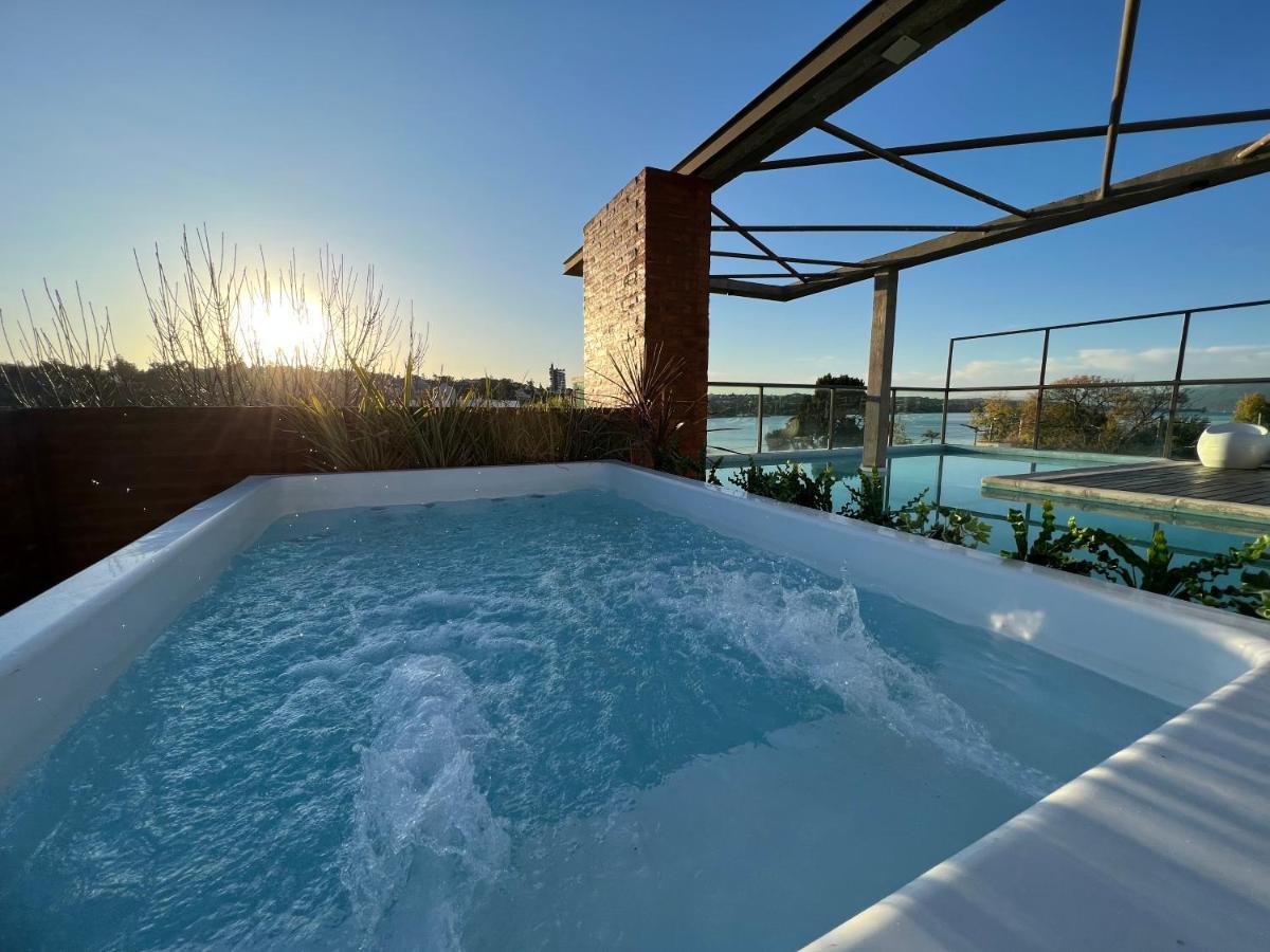 Costalago Suites- By Hvh Villa Carlos Paz Extérieur photo